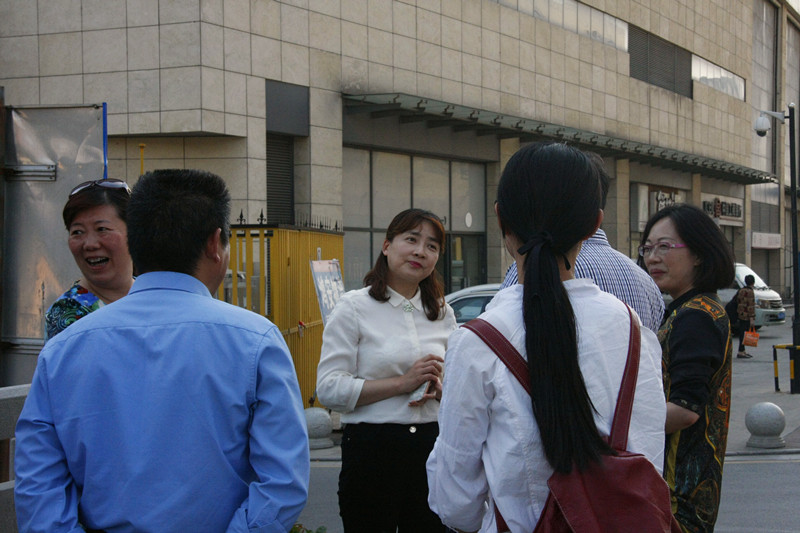 鼓樓區(qū)倪區(qū)長一行 視察我公司張王廟清淤和北祥路一期建設工程現(xiàn)場