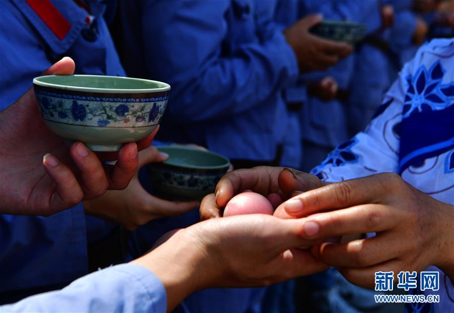 （新華全媒頭條·不忘初心、牢記使命——記者再走長征路·圖文互動）（4）風(fēng)展紅旗如畫——來自長征出發(fā)地長汀、寧化的紅色信仰報(bào)告 