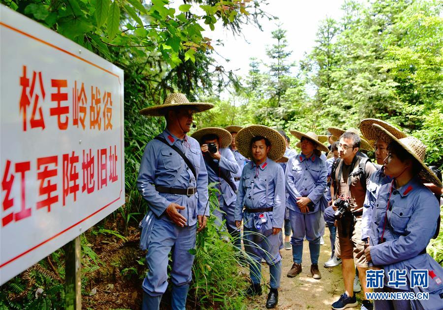 （新華全媒頭條·不忘初心、牢記使命——記者再走長征路·圖文互動）（2）風(fēng)展紅旗如畫——來自長征出發(fā)地長汀、寧化的紅色信仰報(bào)告 